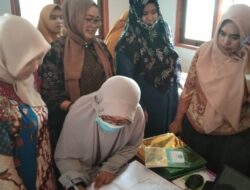 Ketua TP. PKK Kecamatan ke Pulauan Tanakeke Berkunjung di Desa Tompo Tanah