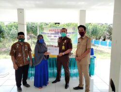 Kasi Datun Kejari Pasangkayu Pantau Langsung Penyaluran BLT-DD Tahap 7 di Desa Pedanda