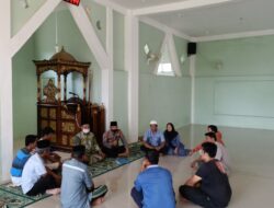 Anggota Polda Sulsel Mendapat Kepercayaan Masyarakat Jadi Khatib Sholat Jumat Dilanjutkan Dengan Tudang Sipulung