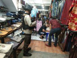 Sasar Pusat Perbelanjaan, Tim Patroli Amannusa Batalyon A Pelopor Berikan Teguran Warga yang Tidak Patuhi Prokes