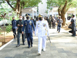 Peringati Hari Pahlawan Danlantamal VI Ziarah dan Tabur bunga di TMP Panaikang