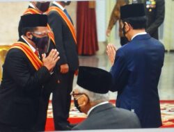 Muhammad Tito Karnavian Terima Bintang Mahaputera Adipradana dari Presiden Jokowi