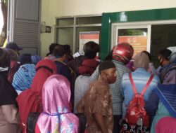 Pemohon PBI-JKN APBD Abaikan Prokes Saat Berada Dikantor BPJS Kesehatan Barru