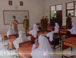 Pemkab Mateng Bersama Satgas Covid-19 Memberikan Izin Belajar Tatap Muka Pada Tiga Sekolah