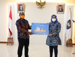 Upaya Percepatan Penanganan Covid-19, Ditjen Bina Adwil Kemendagri Bagikan Alkes kepada Sejumlah Rumah Sakit