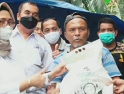 Hj. A.Ruskati ABM Anggota DPR-RI Turun Langsung Memberikan Bantuan Para Pengungsi di 6 desa Terdampak Gempa