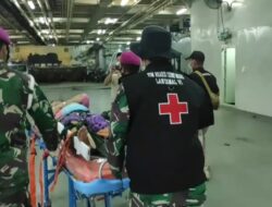 Kapal Rumah Sakit TNI AL KRI SHS-990 Langsung Lakukan Operasi Patah Tulang Pasien Korban Gempa Mamuju