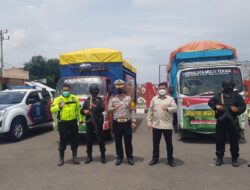 Pastikan Bantuan Sampai Lokasi, Brimob Sulsel Kawal Ketat Distribusi Bantuan Ke Sulbar