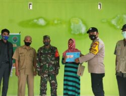 Penyaluran BLT DD Tahap Pertama di Desa Lalabata Barru Tertib dan Tetap Mengikuti Prokes