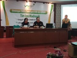 Penutupan Bimtek Penerapan EDM Dan e-RKAM, Oleh Kordinator Tik Kota Makassar.