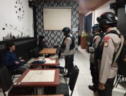 Patroli Amannusa II Batalyon A Pelopor Sasar Warkop dan tempat keramaian ingatkan Prokes