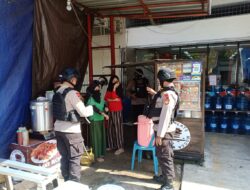 Tak Pernah Bosan, Brimob Batalyon A Pelopor Terus Ingatkan Masyarakat Patuhi Prokes