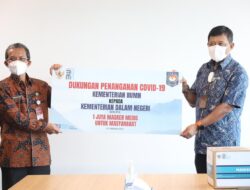 Dukung Penanganan Covid-19, Kemendagri Terima Satu Juta Masker dari Kementerian BUMN