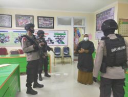 Tim Patroli Batalyon A Pelopor Intensifkan Patroli Ketempat Penyimpanan Vaksin Covid-19