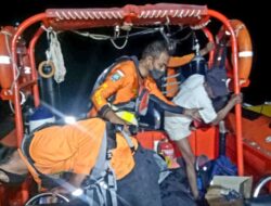 TNI AL dan Basarnas Selamatkan Nelayan Jeneponto Terombang-Ambing 9 Jam Di Laut Akibat Mati Mesin