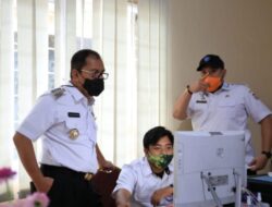 Danny Pomanto Sidak Kantor Kecamatan, Pastikan Program Makassar Recover Berjalan
