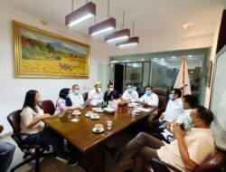 Sinergi Bantu Pulihkan Wisata Raja Ampat, Perhimpunan Alumni Jerman dan KADIN Papua Barat Teken MoU