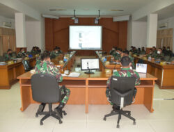 Danlantamal VI Pimpinan Rapat Staf di Ruang Rapat Bontomarannu 