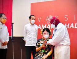 Meninjau Vaksinasi Massal Guru di Makassar, Presiden Jokowi : Bila Semua Guru Sudah Divaksin Kita Uji Coba Sekolah Tatap Muka