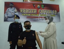 Dukung Program Pemerintah, Brimob Batalyon A Pelopor Di Vaksin