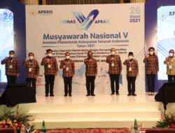 Mendagri Minta APKASI Tangani Pandemi dan Pemulihan Ekonomi Sekaligus