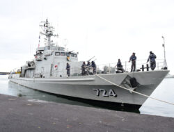KRI Pulau Rimau–724 Laksanakan Operasi Netralisasi Ranjau Di Perairan Makassar