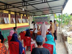 Ini Himbauan Bhabinkamtibmas Polsek Marioriawa Pada Saat Kawal BLT Desa di Wilayah Binaanya