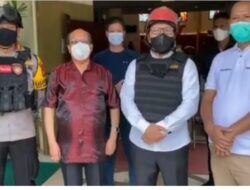 Tinjau Langsu Lokasi Bom Bunuh diri , Walikota Makassar Imbau warga Net tak sebarkan foto dan video korban