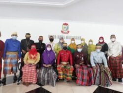Semarakkan Hari Kebudayaan Ke-3, Sekretariat DPRD Makassar Kenakan Pakaian Adat Dalam Pelayanan