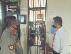 Pastikan Dalam Keadamaan Aman, Kasat Tahti Polres Soppeng Cek Kondisi Penghuni Rutan Polsek