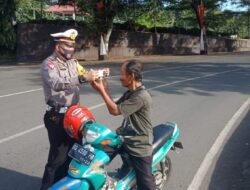 Sat Lantas Polres Soppeng Sosialisasi Ops Keselamatan Serta Gelar Bagi – Bagi Masker