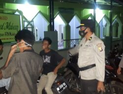 Beri Rasa Aman Saat Sholat Tarawih, Polsek Lalabata Gelar Patroli