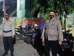 Cegah Pelaku Kejahatan Wakapolsek Lalabata Bersama Personil, Lakukan Patroli di Sekitar Tempat Ibadah