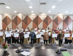 Kemendagri Bagikan 42 Mesin ADM ke Dukcapil Daerah