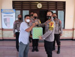 Kapolres Barru AKBP Liliek Tribhawono Iryanto S.Ik. MM., Serahkan Bingkisan Kepada Wartawan