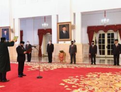 Presiden Jokowi Lantik Menteri Investasi, Mendikbudristek, dan Kepala BRIN