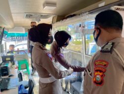 Cek Pelayanan SIM Keliling, AKP Amelia Normadia : Ingatkan Masyarakat Jangan Percaya Calo