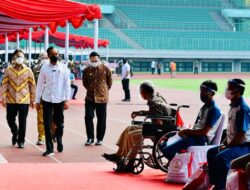 Tinjau Vaksinasi di Stadion Patriot, Presiden: Model Seperti Ini Agar Diterapkan di Daerah Lain