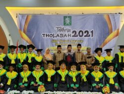 SD IT Ma’arif Makassar Gelar Wisuda Takhriju Tholabah 2021 Angkatan ke-3, Ini Harapannya Dr. H. Muammar Bakry, MA