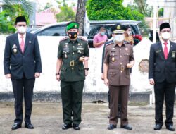 Sambut Hari Bayangkara Ke-75, Bupati Barru Serta Forkopimda Ziarah dan Tabur Bunga di TMP Barru.