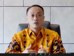 Hadapi @TretanMuslim Stok Pil Sabar Dukcapil Melimpah
