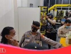 Tim Satgas RAIKA Sita Kursi Pelanggar Prokes Saat Patroli Gabungan Kecamatan Ujung Tanah