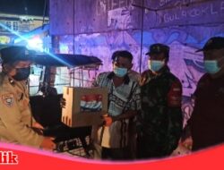 Bagikan Masker dan Bansos ke Warga Saat Tim Satgas Raika Kecamatan Ujung Tanah Gelar Patroli Gabungan