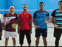 Allink/Imran Keok ditangan Kapolres Bone/Kasat Lantas Di Turnamen Bulutangkis PB.Asahan