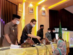 Bupati Serahkan Ranperda Penanganan Covid-19 di Kabupaten Barru