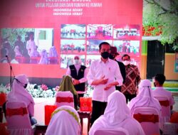 Presiden Jokowi Persilakan Opsi Belajar Tatap Muka Jika Seluruh Pelajar Telah Divaksin