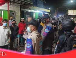 Tim Satgas Raika Kecamatan Ujung Tanah Gelar Patroli Gabungan Mengurai Kerumunan di Acara Pernikahan