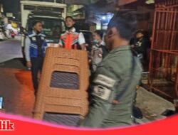 Tim Satgas Raika Kecamatan Ujung Tanah Gelar Patroli Gabungan Mengurai Kerumunan dan Bagikan Masker