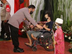 Kapolri Minta Jajaran Terus Bantu Warga dan Gelorakan ‘Ayo Pakai Masker dan Ayo Segera Vaksin