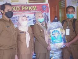 Sebanyak 809 Paket Bansos Di Kelurahan Karuwisi Tersalurkan, Lurah : Ini Program Danny-Fatma Siap Kami Kawal